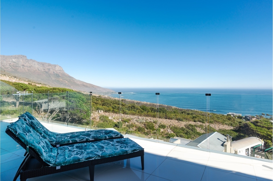 6 Bedroom Property for Sale in Bakoven Western Cape